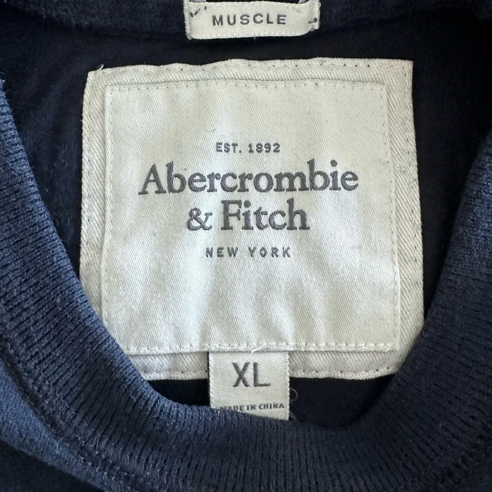 Abercrombie & Fitch NY Men’s T-shirt navy XL - Picture 3 of 5